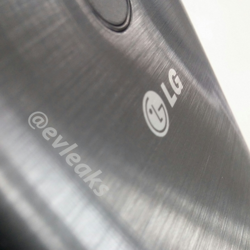 ภาพหลุด LG G3 ฝาหลังไม่น้อยหน้า HTC One M8