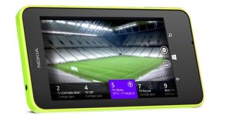 คอบอลบราซิล มีเฮ Nokia Lumia 630 รองรับ Digital TV รับชมบอลโลกได้ทุกที่