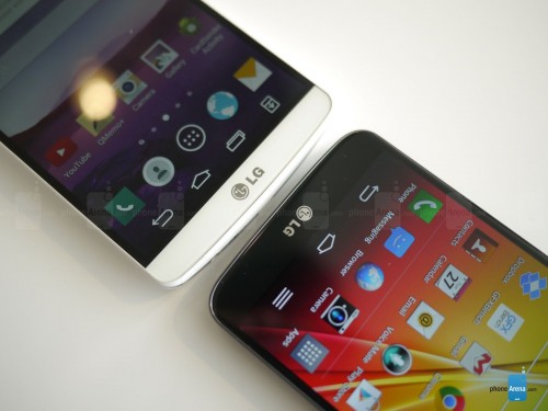 ภาพเปรียบเทียบ LG G2 เเละ LG G3 !