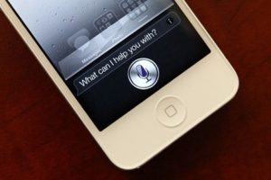 ข่าวลือ ซัมซุงต้องการจะซื้อ Siri ฟีเจอร์หลักของ iPhone