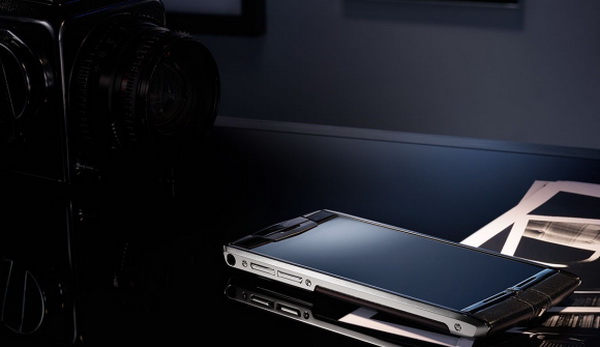 แกะ Vertu Signature Touch มือถือระดับหรู ดูว่ามีอะไรข้างใน