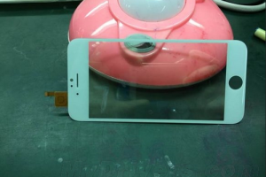 ภาพหลุดฝาหน้าจอ iPhone 6 เปรียบเทียบกับรุ่นเก่า