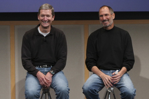 บริหารต่างกันอย่างไรระหว่าง Steve Jobs และ Tim Cook