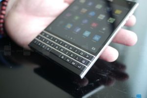 BlackBerry Passport เตรียมเปิดตัวกันยานี้