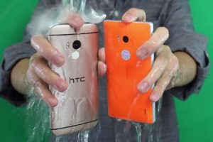 HTC One M8 และ Nokia Lumia 930 รับคำท้า Ice Bucket Challenge เเล้ว