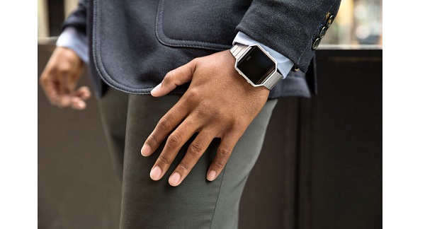 Fitbit ผลิตนาฬิกาอัจฉริยะสุดหรู Android Wear แข่งกับ Apple Watch