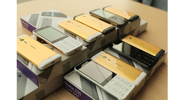 เวียดนามผลิต Nokia 230 ฟีเจอร์โฟนหรูหรา ฝาหลังเป็นทองคำแท้ 24K