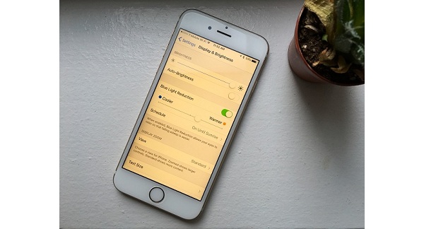 ฟีเจอร์ Night Shift โหมดกลางคืน ลดแสงสีฟ้า ช่วยถนอมสายตาบน iOS 9.3