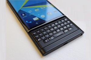 BlackBerry โต้ข่าวลือเลิกจ้างพนักงานกว่าพันคน อ้างปลดจริงแค่หยิบมือ!