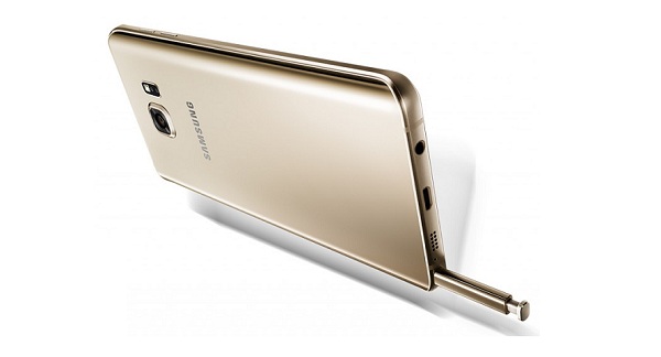 ผู้ใช้งานสุดช้ำ!! Samsung Galaxy Note 5 ฝาหลังร้าวโดยไม่ทราบสาเหตุ ส่งซ่อมพบรอยร้าวเพิ่ม