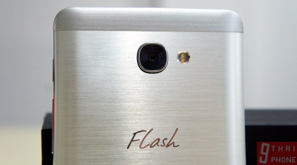 บุกตลาดแล้วกับ Flash Plus 2 จุดเริ่มต้นของสมาร์ทโฟนที่เป็นมากกว่าโลหะ