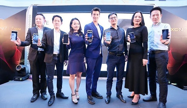 ZTE เปิดตัว “AXON 7 ซีรีส์” พร้อมเผยโฉม “มาริโอ้ เมาเร่อ” พรีเซ็นเตอร์คนแรกในเมืองไทย