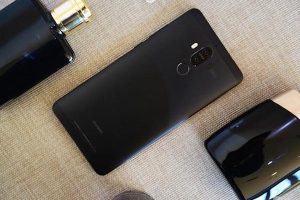 Huawei Mate 9 อัพเดตซอฟต์แวร์ใหม่ ซูมภาพได้ 10x และเผยสีใหม่ ดำ Obsidian Black