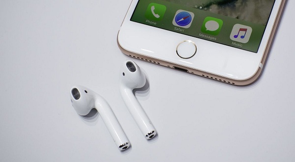 หูฟังไร้สาย AirPods หล่นหาย! Apple ขายให้ใหม่ในราคาเกือบ 3 พัน