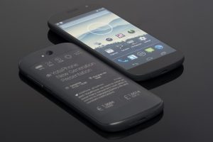 YotaPhone 3 สมาร์ทโฟนสองหน้าจอ RAM 4GB จ่อขายกันยายนนี้ ในราคาหมื่นต้นๆ!