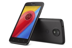 Moto C รันระบบ Android 7.0 Nougat กล้องหลังพร้อม LED flash รองรับ 4G และ 2 ซิมการ์ด