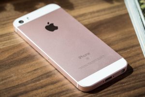 iPhone SE รวมโปรสุดคุ้มจาก AIS, TrueMove H และ dtac ถูกสุดเพียง 2,900 บาทเท่านั้น!