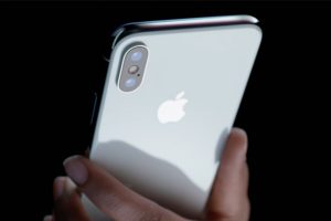 เผยผลสำรวจ! ความพึงพอใจของผู้ใช้งานที่มีต่อ iPhone X พบส่วนใหญ่พอใจมากถึง 80%