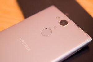 หลุดเครื่องต้นแบบ Sony Xperia XZ2 Compact ดีไซน์โฉมใหม่ ไร้ช่องเสียบหูฟัง 3.5 มม.