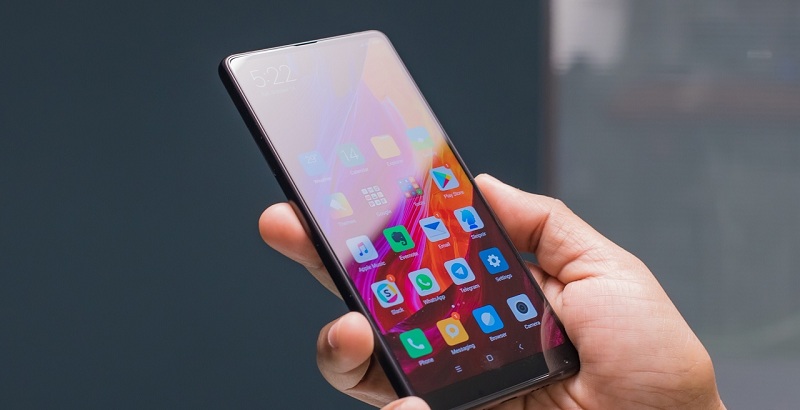 เบาะแสใหม่! Xiaomi Mi Mix 2s จะมาพร้อมเทคโนโลยีชาร์จไร้สายเป็นรุ่นแรกของค่าย