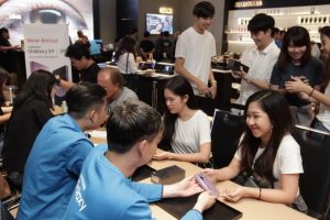 บรรยากาศรับเครื่อง Samsung Galaxy S9 และ Galaxy S9+ วันแรกในไทย! สีม่วงมาแรงเกินคาด!