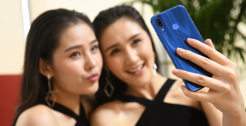 Huawei nova 3e เซลฟี่สวย 24MP แรม 4GB ความจุ 128GB รองรับ Fast Charge เปิดพรีออเดอร์แล้วในไทย!