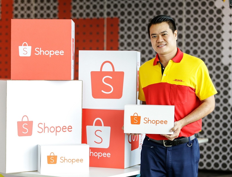 Shopee จับมือ DHL ส่งมอบประสบการณ์ทางด้านการจัดส่งแบบไร้รอยต่อในประเทศไทย ผู้ใช้ช้อปปี้สามารถใช้บริการ DHL ServicePoints ได้มากกว่า 500 แห่ง ทั่วประเทศ